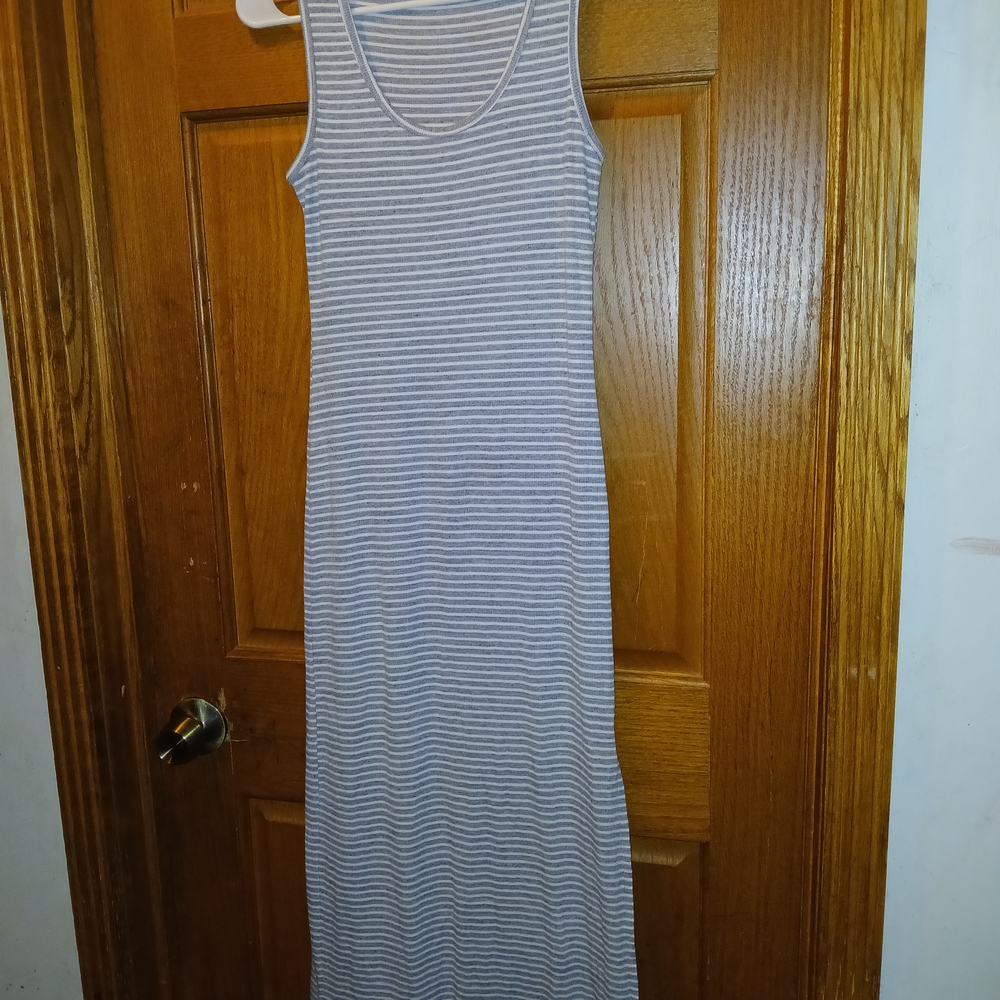 Source Unknown Gray and White Striped Maxi Dress
